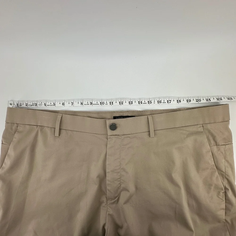 Banana Republic Aiden Short Mens 44 Tan‎ Khaki Chino Stretch Shorts